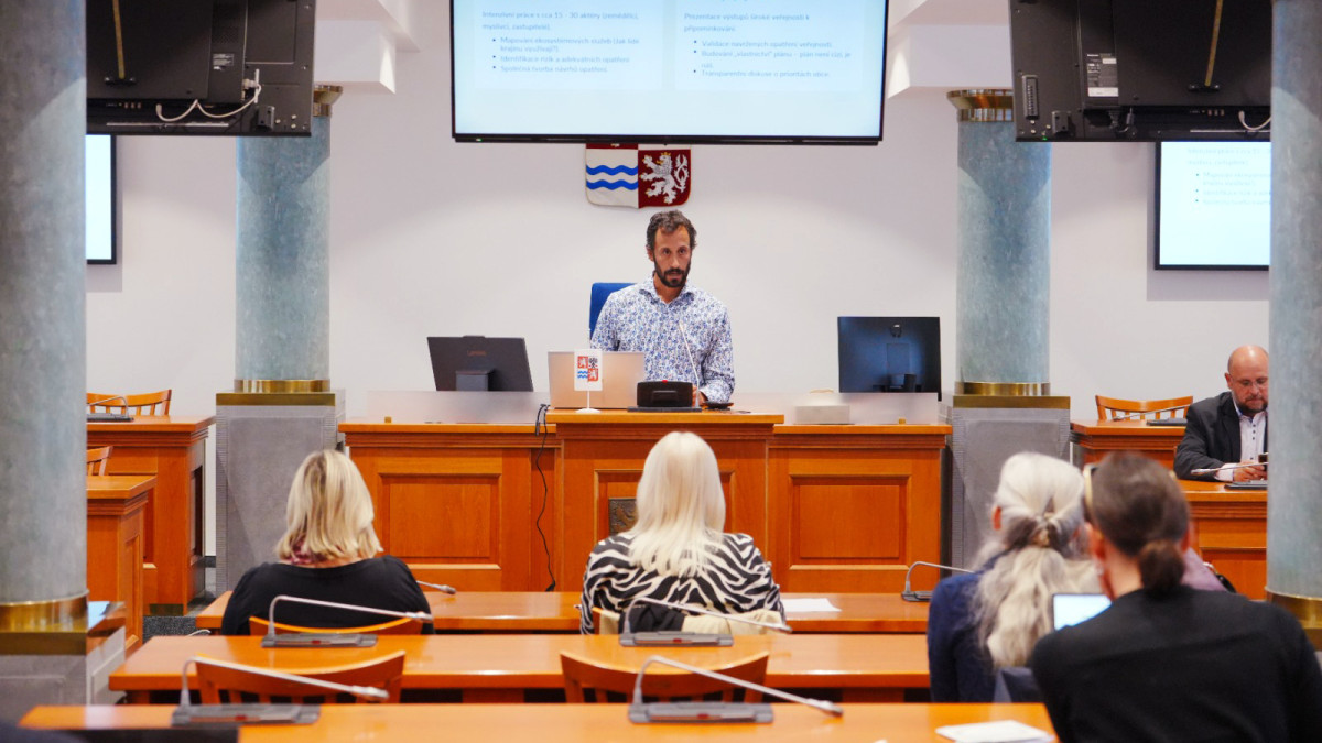 Zmeškali jste seminář Adaptace krajiny jako cesta k odolnosti obcí? Podívejte se na záznam!