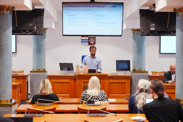 Zmeškali jste seminář Adaptace krajiny jako cesta k odolnosti obcí? Podívejte se na záznam!