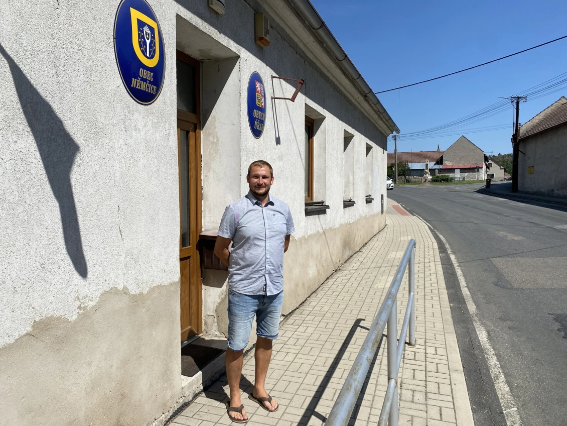 Lukáš Jelínek před úřadem