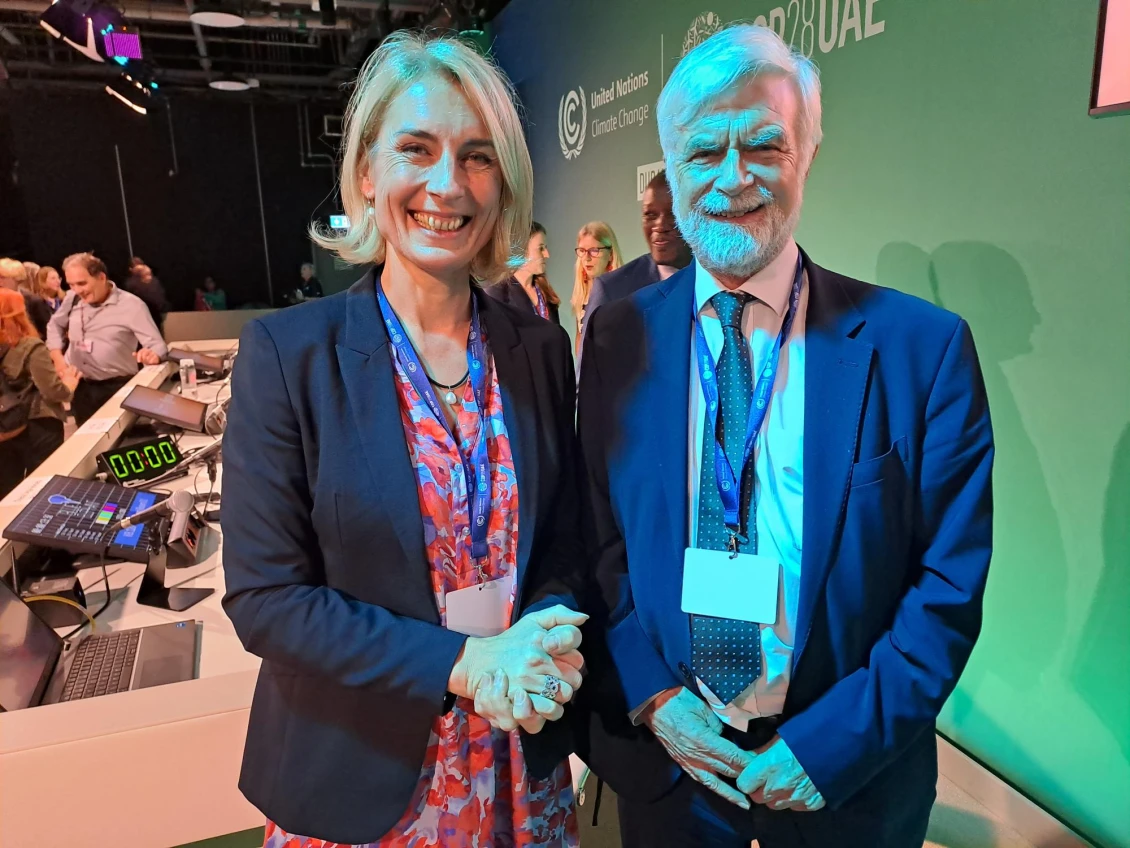 Magdalena Davis a Jim Skea, předseda Mezivládního panelu pro změnu klimatu